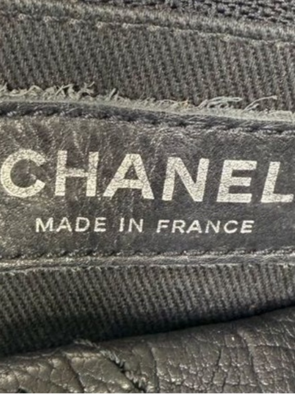 CHANEL Vintage 2007 Black Lambskin Leather CC Logo Medium Shoulder Bag - Picture 11 of 15